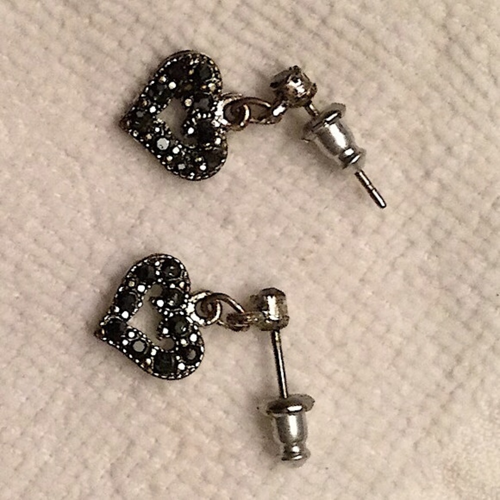 Vintage heart shaped dangle pierced earrings